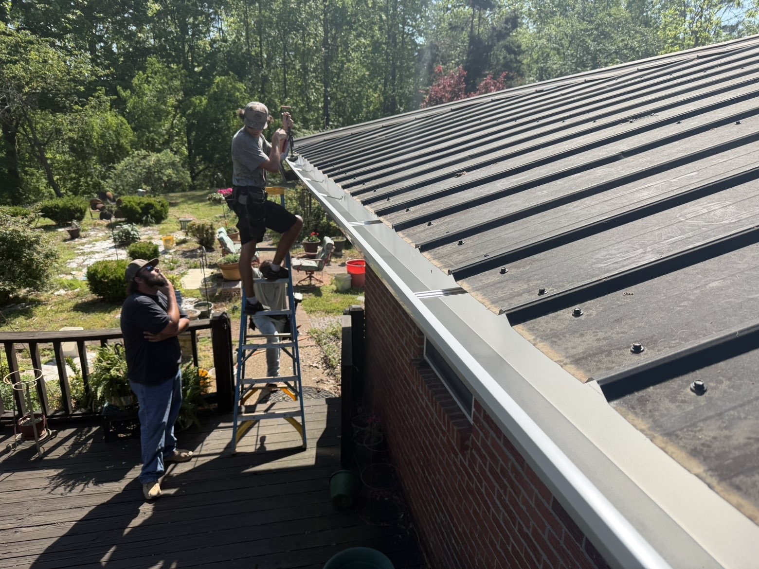 JCarps Seamless Gutters crew serving Corinth, MS